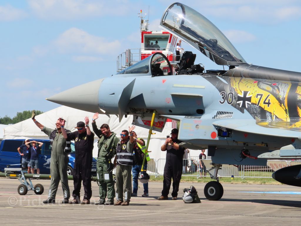 Typhoons at HK 9